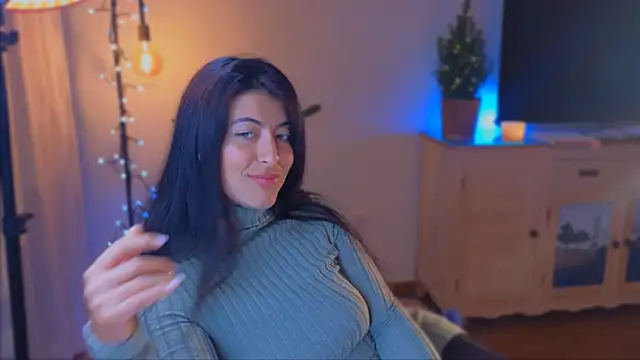 Snapshot of anabelcurvy chatting on 12.12.24 anabelcurvy online show from 12.12.24