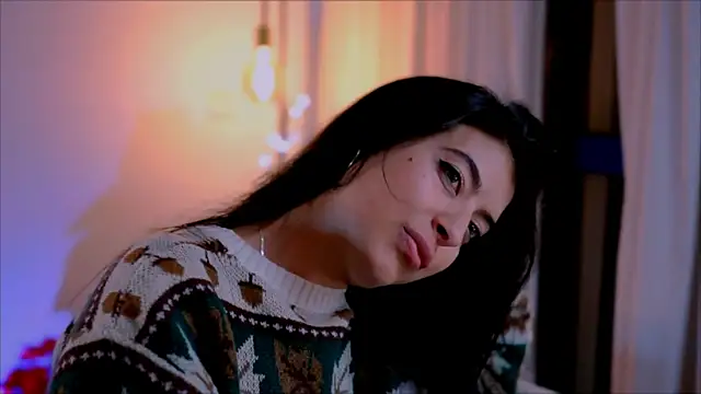 Snapshot of anabelcurvy chatting on 01.04.25 anabelcurvy online show from 01.04.25