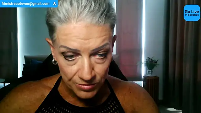 Snapshot of Devon2020 chatting on 06.14.26 Devon2020 online show from 06.14.26