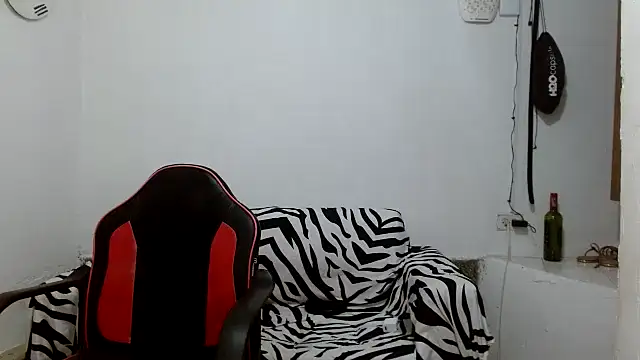 Snapshot of angelamarie1 chatting on 04.30.26 angelamarie1 online show from 04.30.26