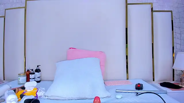 Snapshot of paola_rodriguez chatting on 09.16.25 paola rodriguez online show from 09.16.25