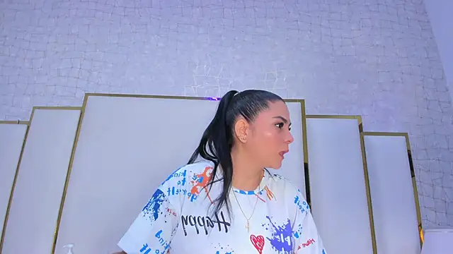 Snapshot of paola_rodriguez chatting on 11.28.25 paola rodriguez online show from 11.28.25