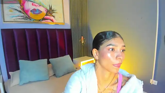 Snapshot of LauraAristizabal chatting on 04.24.26 LauraAristizabal online show from 04.24.26