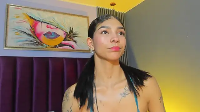 Snapshot of LauraAristizabal chatting on 05.01.26 LauraAristizabal online show from 05.01.26