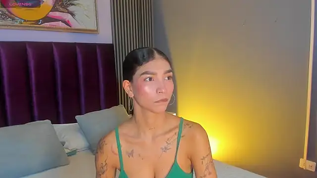 Snapshot of LauraAristizabal chatting on 05.16.26 LauraAristizabal online show from 05.16.26