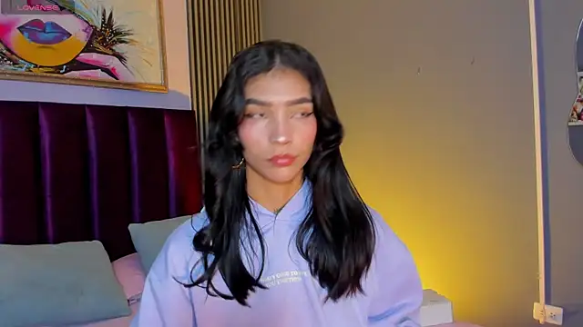 Snapshot of LauraAristizabal chatting on 05.31.26 LauraAristizabal online show from 05.31.26