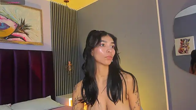 Snapshot of LauraAristizabal chatting on 06.03.26 LauraAristizabal online show from 06.03.26