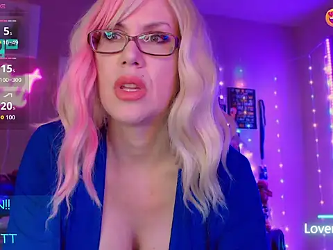 Snapshot of EmmaIsHere chatting on 04.09.26 EmmaIsHere online show from 04.09.26