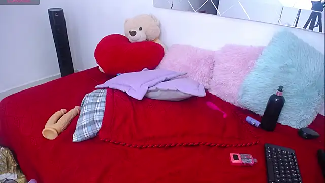 miaa-lee online show from 02.15.25