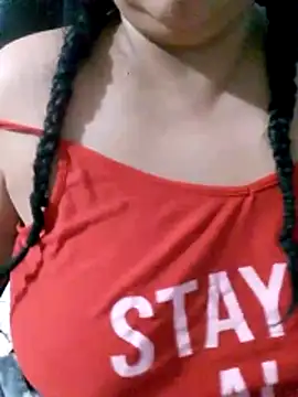 Mamilinda18 online show from 11.28.25