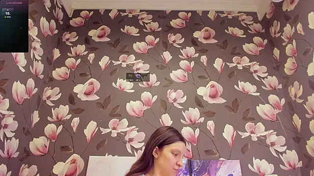 Snapshot of MelaniGrand chatting on 12.07.24 MelaniGrand online show from 12.07.24