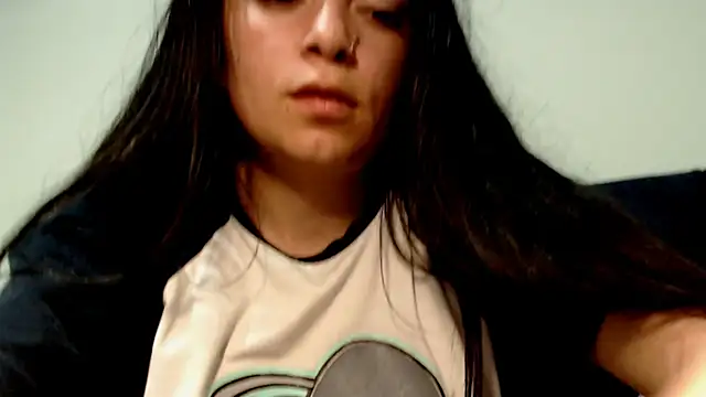 Meghan320 online show from 01.21.25