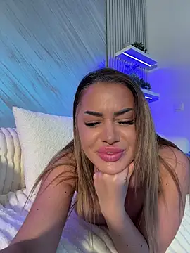 KirstieVegas online show from 04.19.26