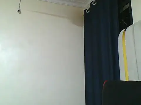 Snapshot of CuteJ chatting on 03.21.25 CuteJ online show from 03.21.25