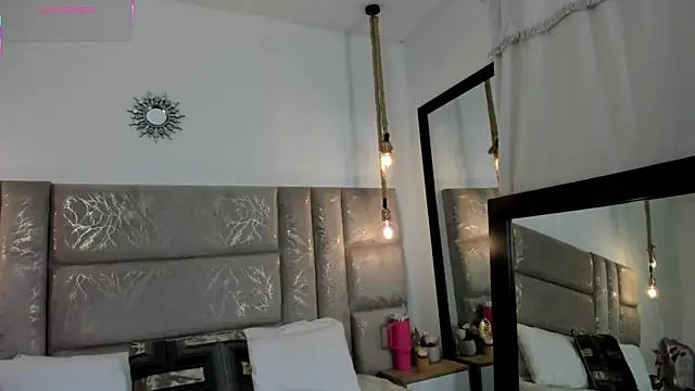 Snapshot of CeliWoods chatting on 04.22.26 CeliWoods online show from 04.22.26