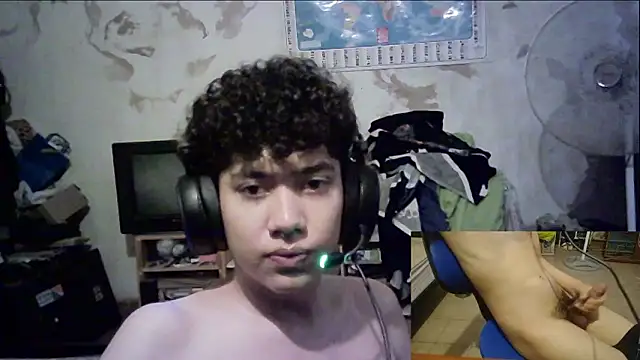 Snapshot of Emv2 chatting on 01.31.26 Emv2 online show from 01.31.26