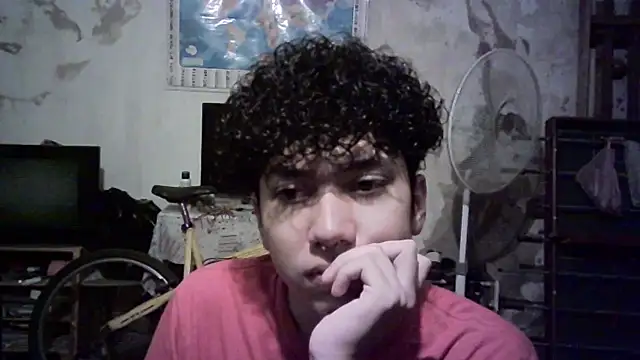 Snapshot of Emv2 chatting on 02.12.26 Emv2 online show from 02.12.26