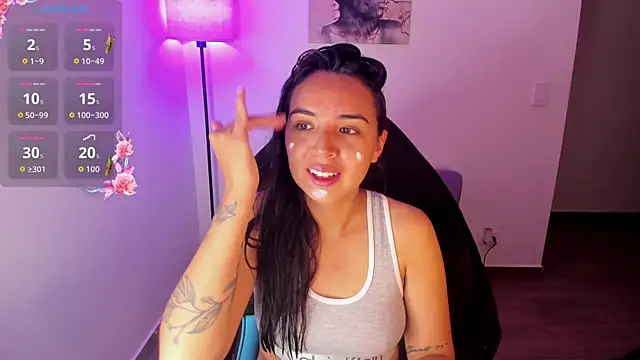 Snapshot of Miss_Nicole chatting on 05.31.26 Miss Nicole online show from 05.31.26