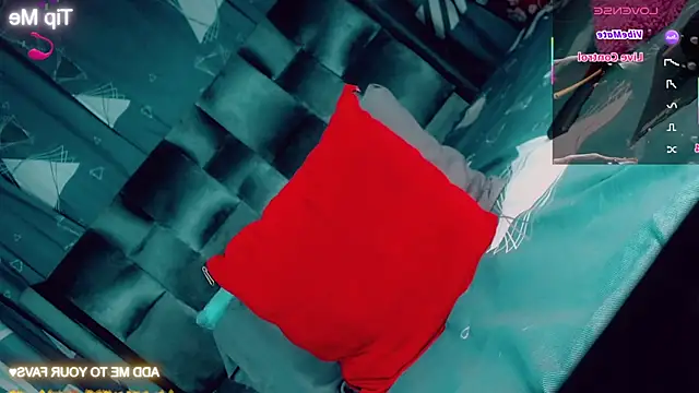 Snapshot of CharlotteBigCock chatting on 02.26.26 CharlotteBigCock online show from 02.26.26