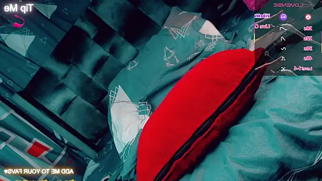 Snapshot of CharlotteBigCock chatting on 03.04.26 CharlotteBigCock online show from 03.04.26