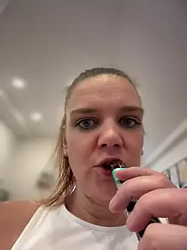 Suesse Schnitte online show from 01.14.25