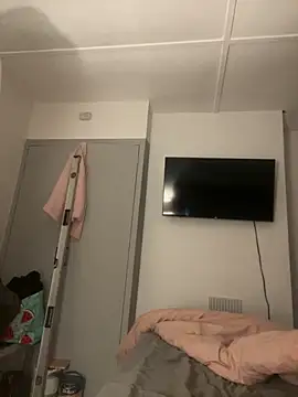 Snapshot of Bustyblondebabe32 chatting on 11.16.25 Bustyblondebabe32 online show from 11.16.25