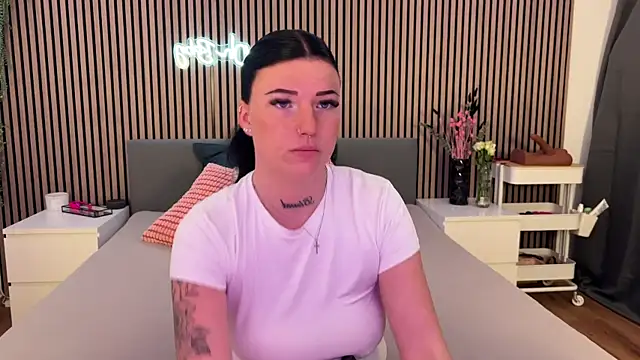 Snapshot of LizaRoxx chatting on 03.16.25 LizaRoxx online show from 03.16.25