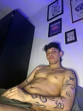 Snapshot of tonysexyboy chatting on 12.16.24 tonysexyboy online show from 12.16.24