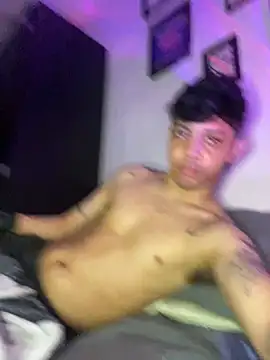 Snapshot of tonysexyboy chatting on 12.17.24 tonysexyboy online show from 12.17.24