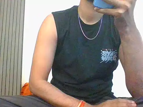 Snapshot of bigdickfuckuu chatting on 11.17.25 bigdickfuckuu online show from 11.17.25