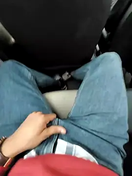 Snapshot of bigdickfuckuu chatting on 11.28.25 bigdickfuckuu online show from 11.28.25