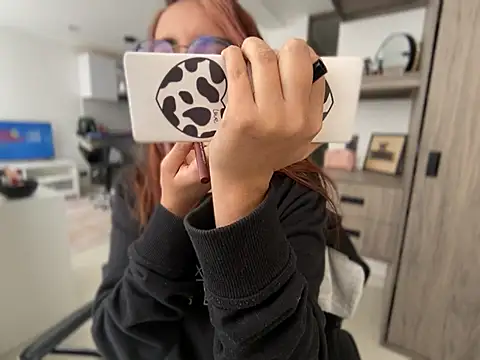 Anny Moore09 online show from 02.16.25