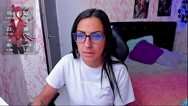 Snapshot of alma_blue chatting on 02.14.25 alma blue online show from 02.14.25