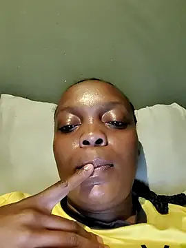 Snapshot of EbonyBuu chatting on 04.04.26 EbonyBuu online show from 04.04.26