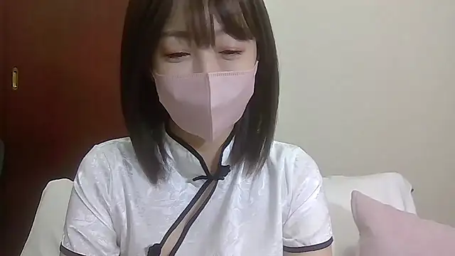 Snapshot of aoi2011 chatting on 12.28.24 aoi2011 online show from 12.28.24