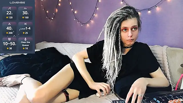 Littlepinkcat online show from 03.18.25