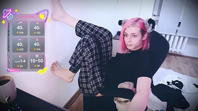 Littlepinkcat online show from 01.15.26