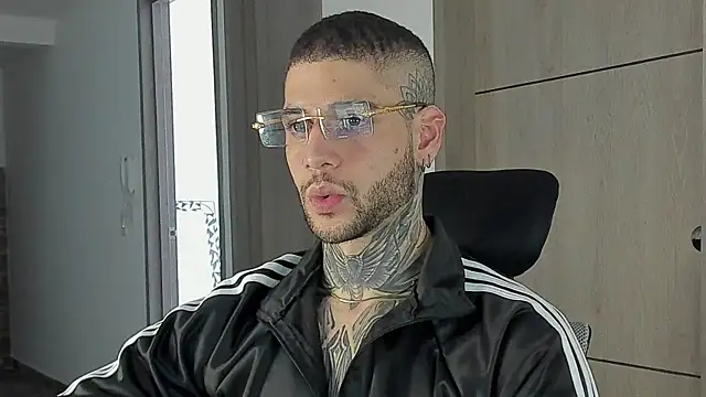  jamesleandros1 online show from 09.11.25