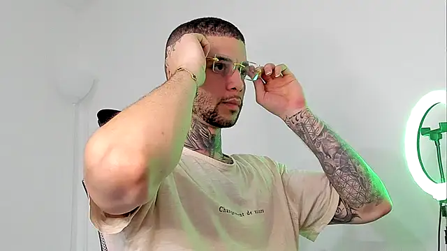  jamesleandros1 online show from 10.01.25