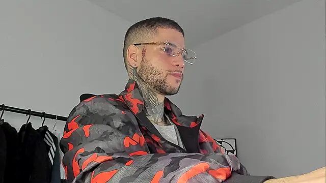  jamesleandros1 online show from 11.11.25