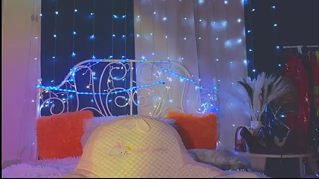 Snapshot of Funny_Bunny chatting on 02.23.25 Funny Bunny online show from 02.23.25