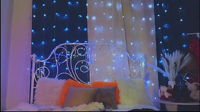 Snapshot of Funny_Bunny chatting on 03.10.25 Funny Bunny online show from 03.10.25