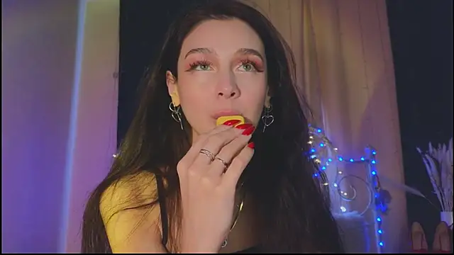 Snapshot of Funny_Bunny chatting on 03.21.25 Funny Bunny online show from 03.21.25