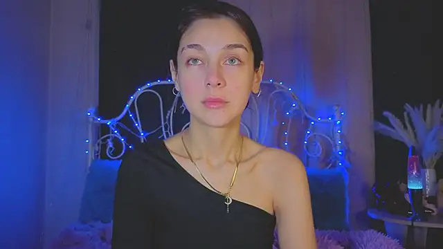 Snapshot of Funny_Bunny chatting on 09.17.25 Funny Bunny online show from 09.17.25