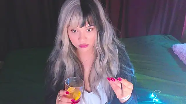 Malika uAngel online show from 12.13.25