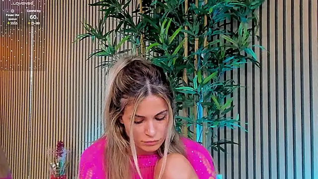 Snapshot of Avril_Cyrus chatting on 03.06.25 Avril Cyrus online show from 03.06.25