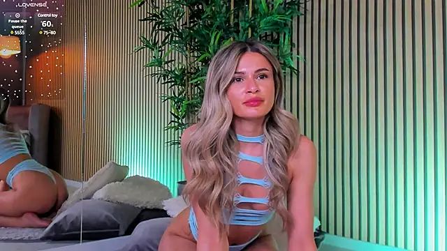 Snapshot of Avril_Cyrus chatting on 03.17.25 Avril Cyrus online show from 03.17.25