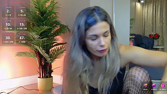 Snapshot of Avril_Cyrus chatting on 10.10.25 Avril Cyrus online show from 10.10.25