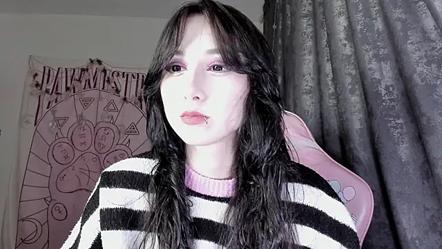 Holy420lolii online show from 09.20.25