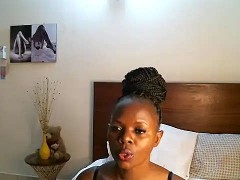 Snapshot of pay_tience chatting on 05.16.26 pay tience online show from 05.16.26